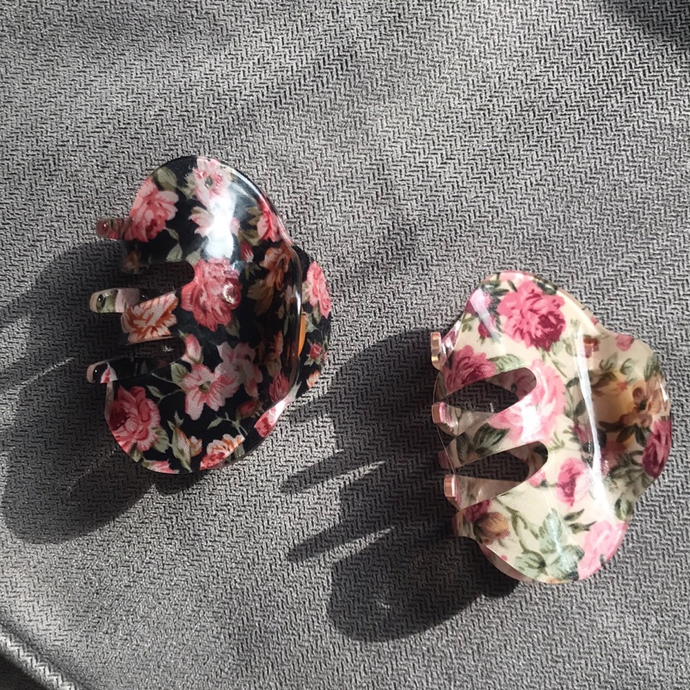 Vintage floral hair claw clips
